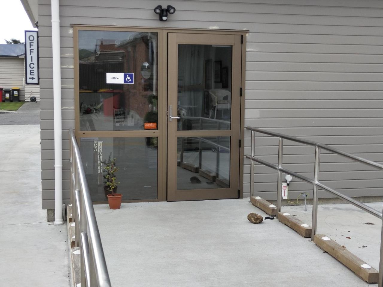 Stopforths Motel Hokitika Exterior photo